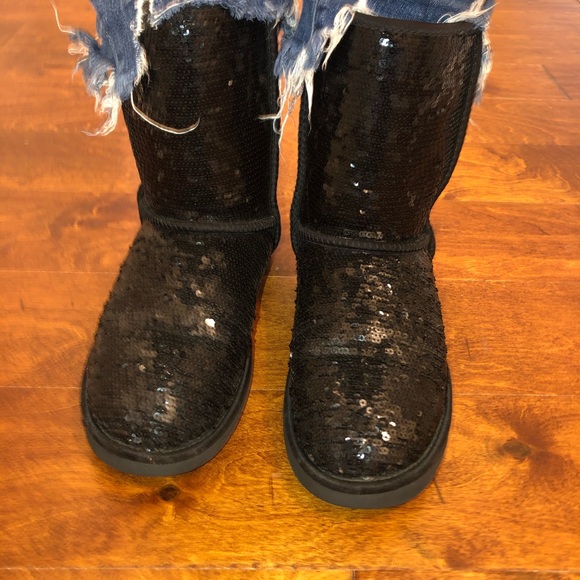 UGG Shoes - Ugg Classic Short Sequin